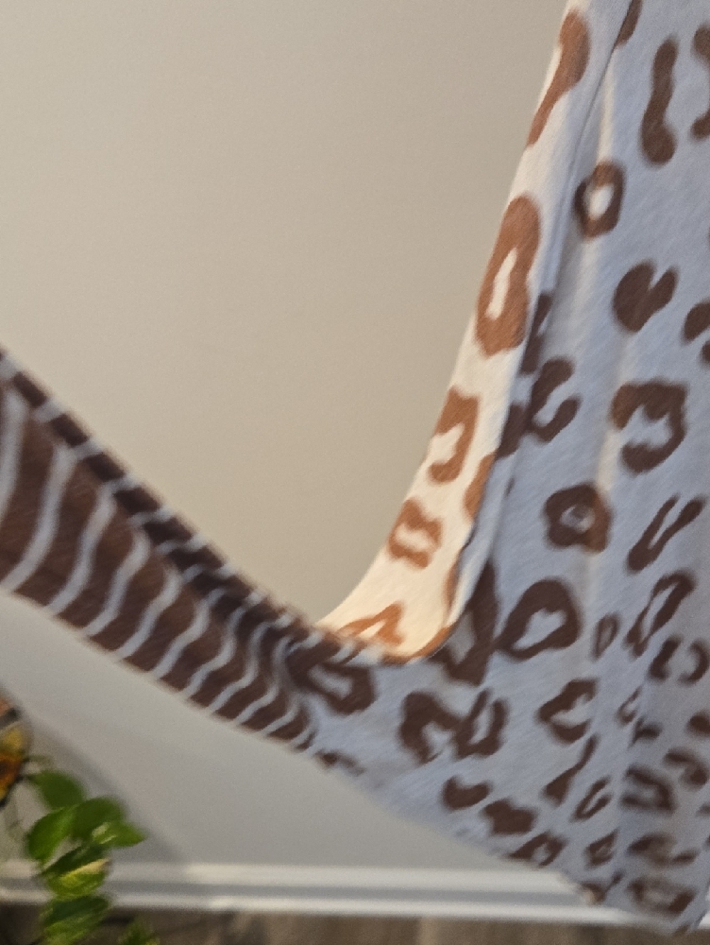 Leopard Print Scoop Neck Pullover Sweater - Cream & Brown - Picture 5 of 5